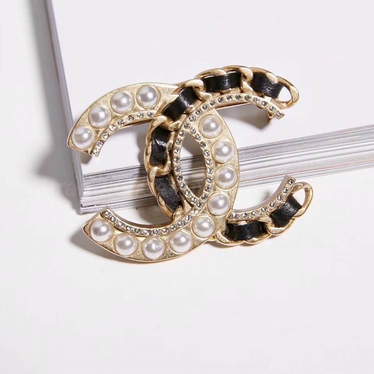 Chanel Brooch 404